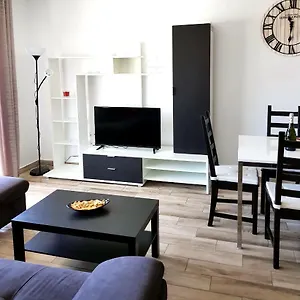 https://luxury-2-bedroom-apt-2-min-from-beach.in-canary-islands.com